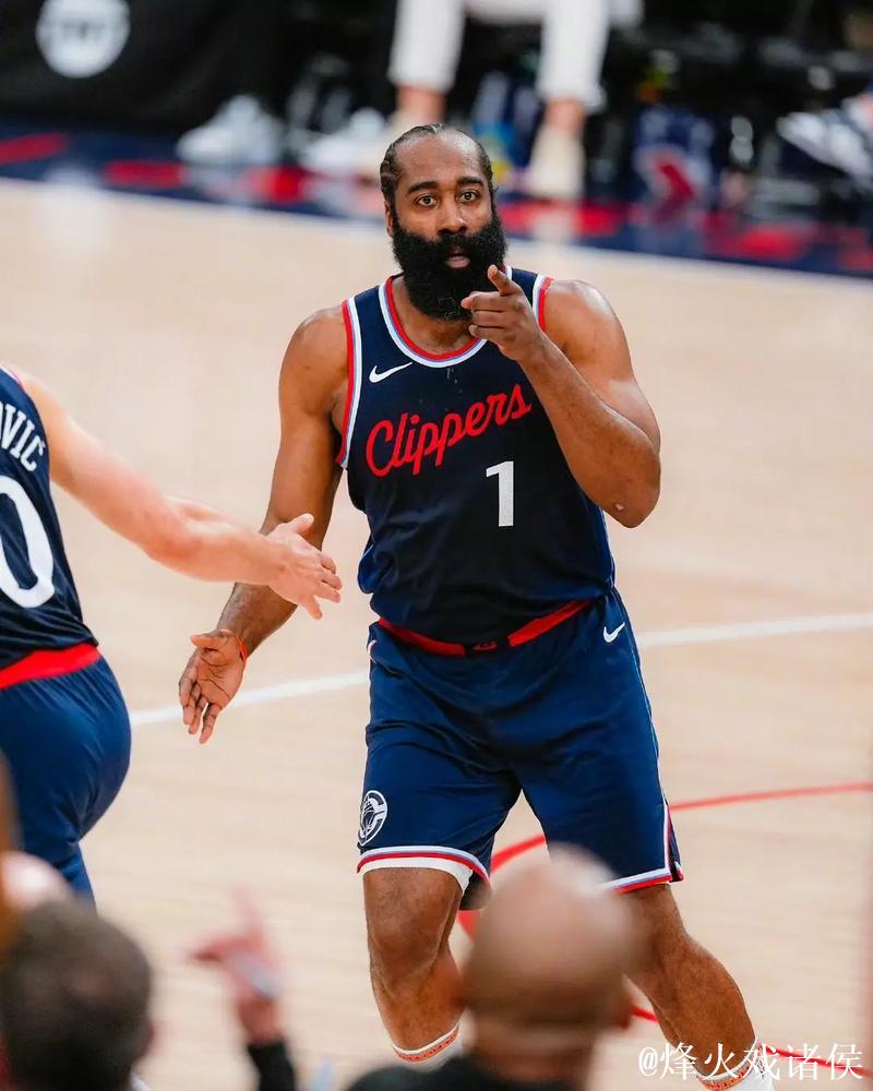 哈登39+9+11完胜约基奇28+14+11 快船险胜掘金 哈登39+9+11完胜约基奇28+14+11 快船险胜掘金